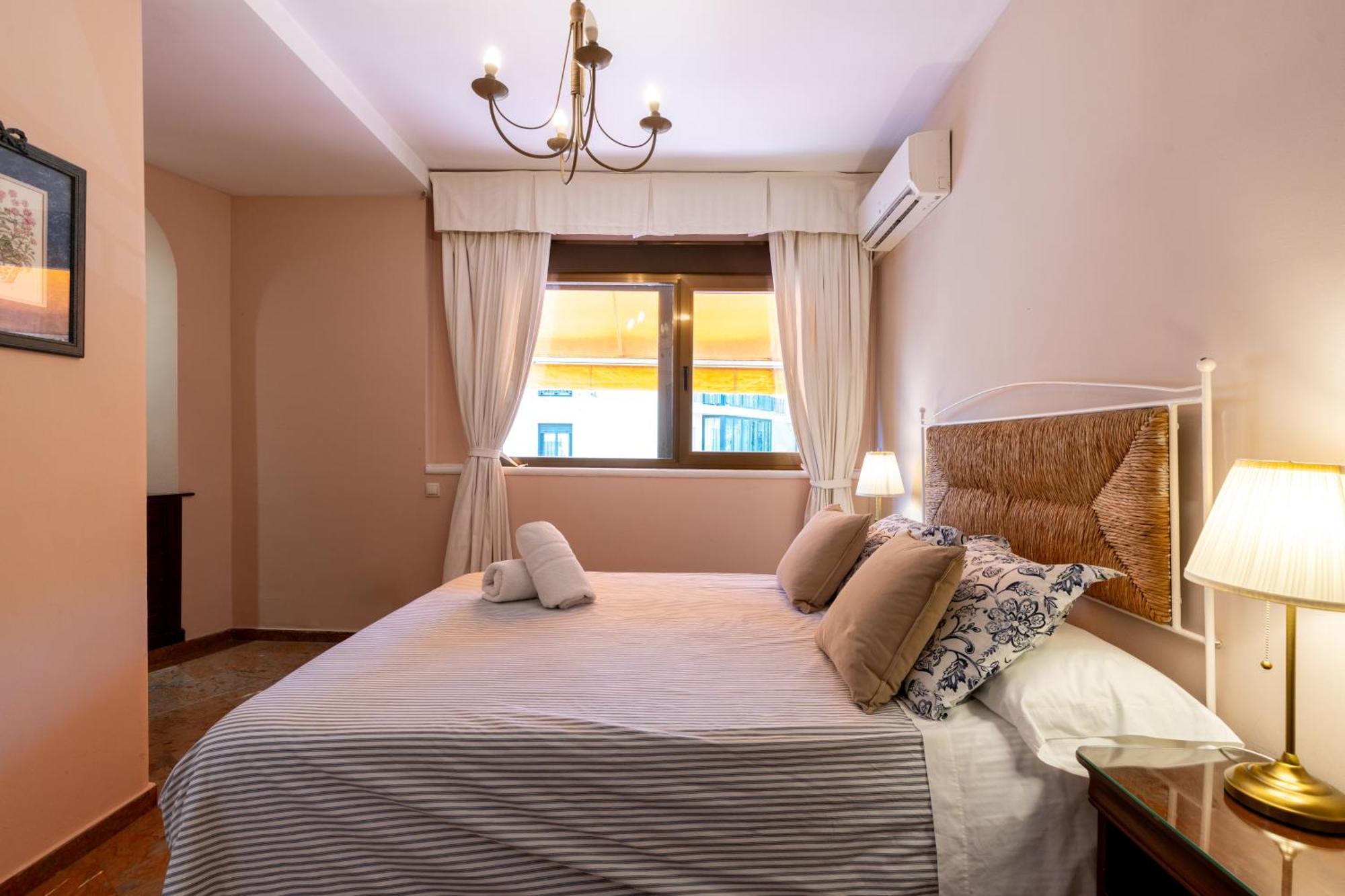 Penthouse!!! Center Of Seville!!! 2 Bedroom + 2 Bath!!! Exterior photo